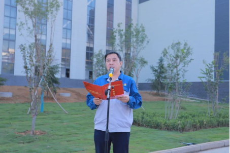凝心聚力謀發(fā)展，砥礪奮進(jìn)向未來——許昌安彩舉行國(guó)慶升國(guó)旗儀式